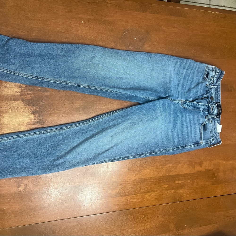 holister ultra high rise mom jeans